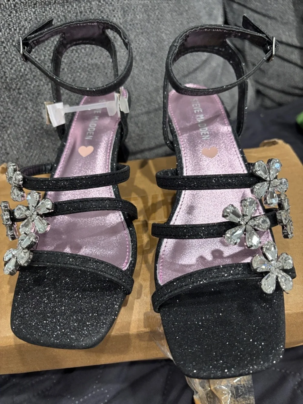 Stunning Steve Madden Girls Shoes Lottie Heeled Sandal🔥 - Picture 3 of 5